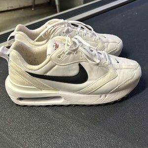 Women’s Nike Air Max Dawn